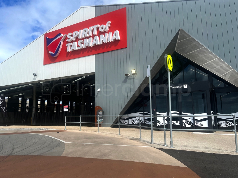 Interclamp Pedestrian tube clamp barriers installed at the Port of Geelong